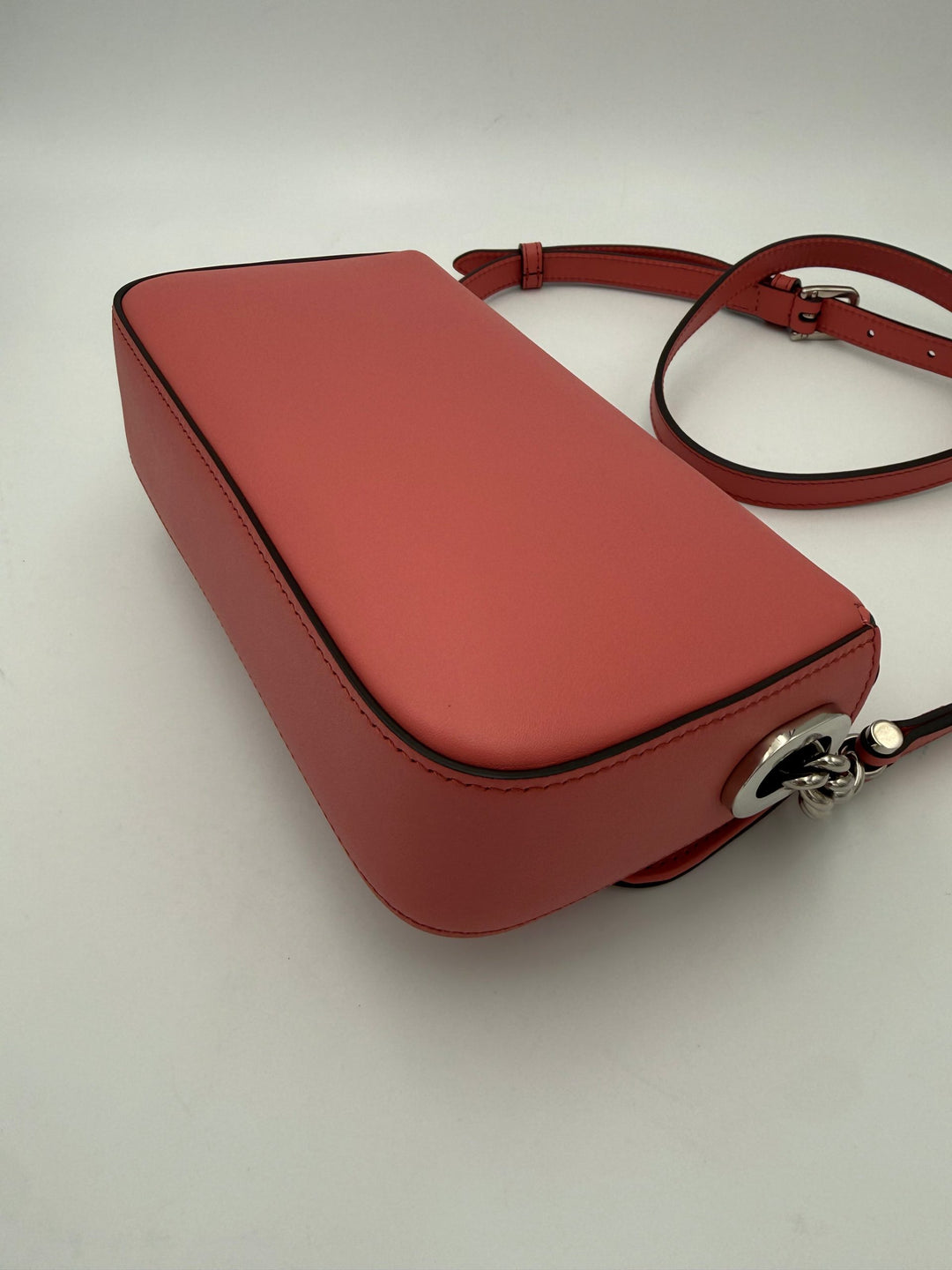 GUCCI GG Marmont in Leather Shoulder Bag Gucci
