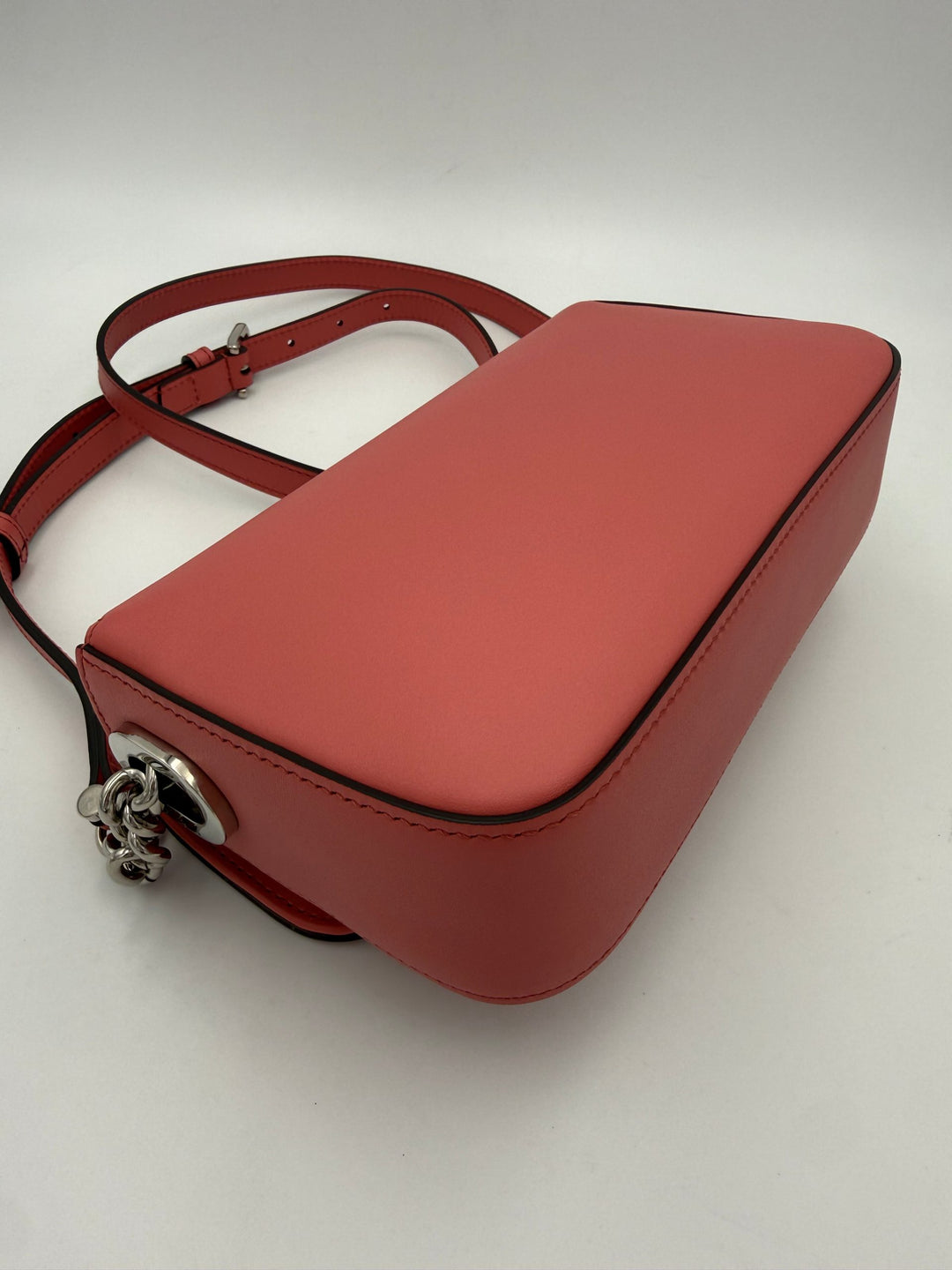 GUCCI GG Marmont in Leather Shoulder Bag Gucci