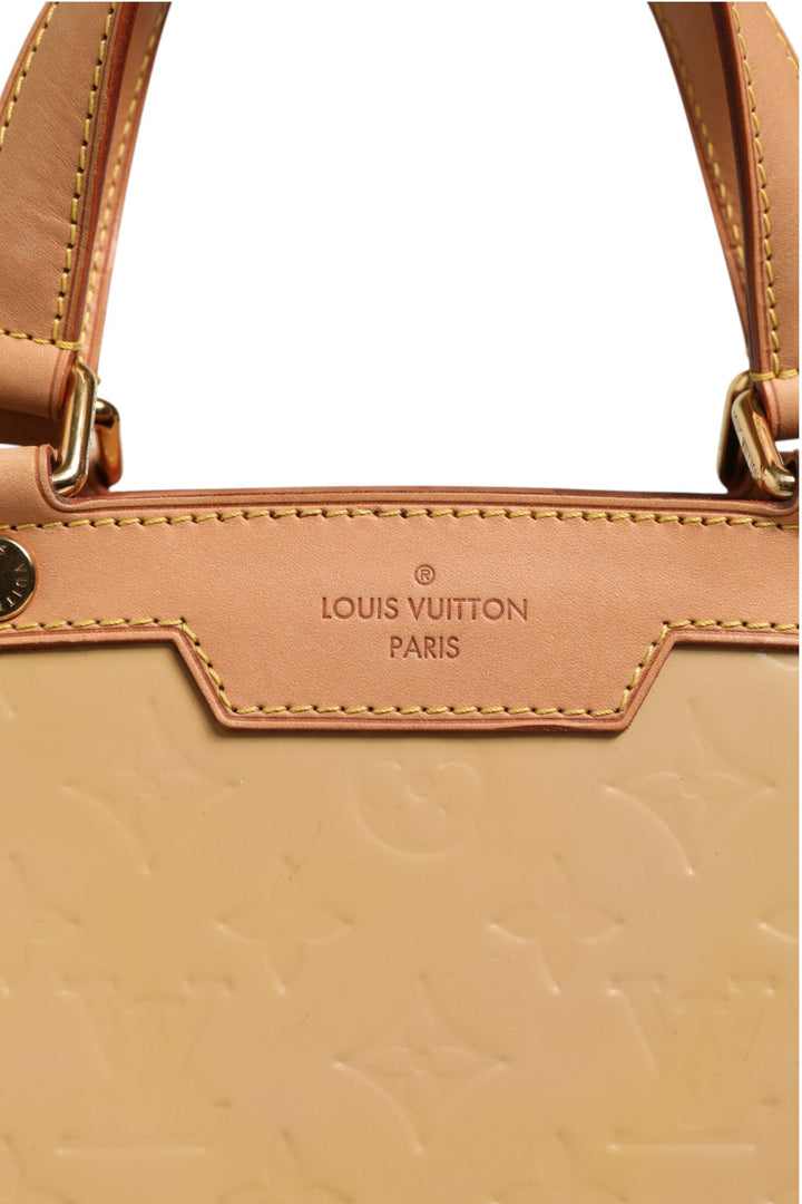 Monogram Vernis Brea MM Beige Poudre Louis Vuitton