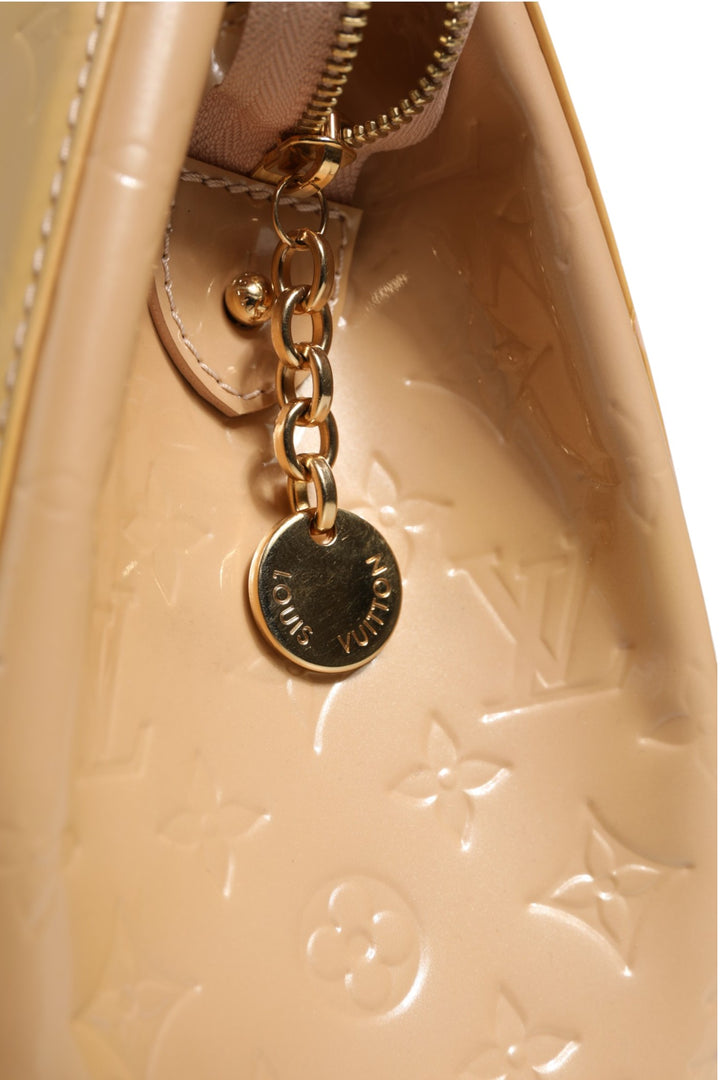 Monogram Vernis Brea MM Beige Poudre Louis Vuitton