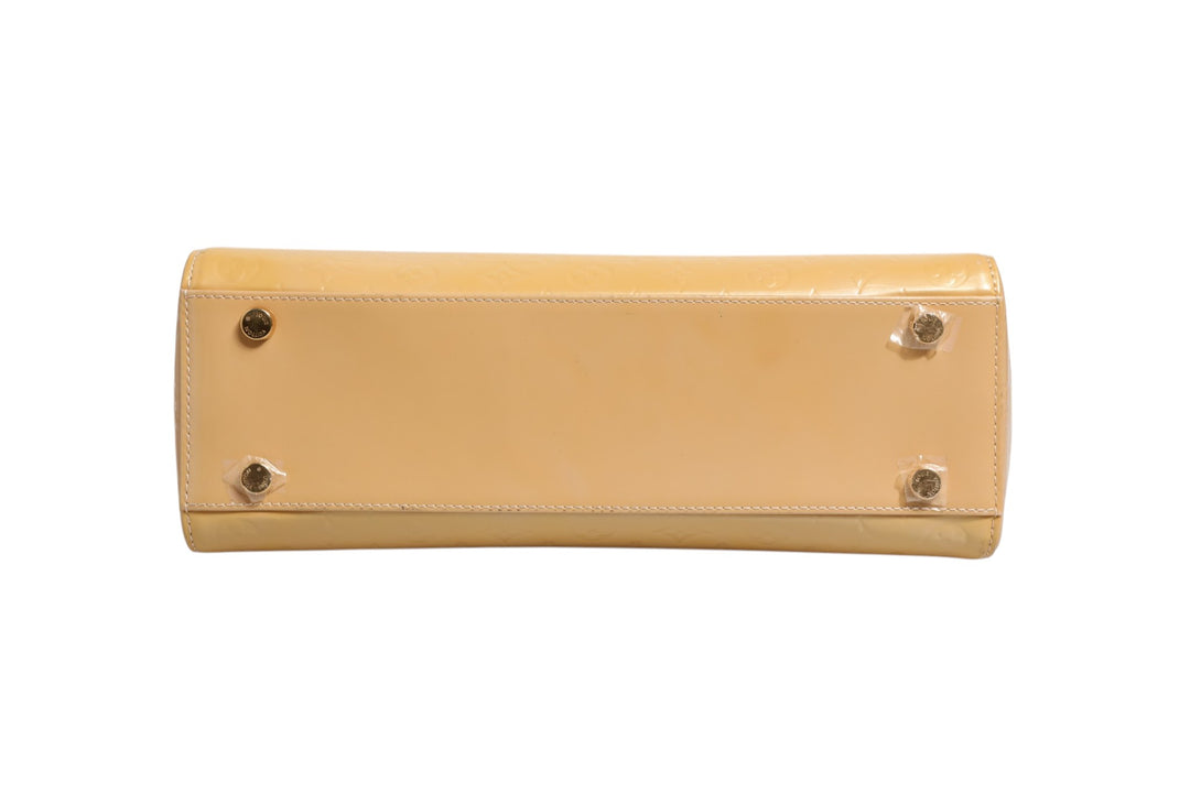 Monogram Vernis Brea MM Beige Poudre Louis Vuitton