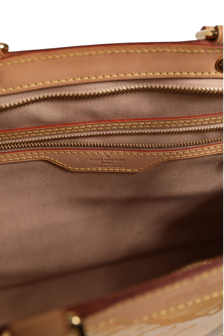 Monogram Vernis Brea MM Beige Poudre Louis Vuitton