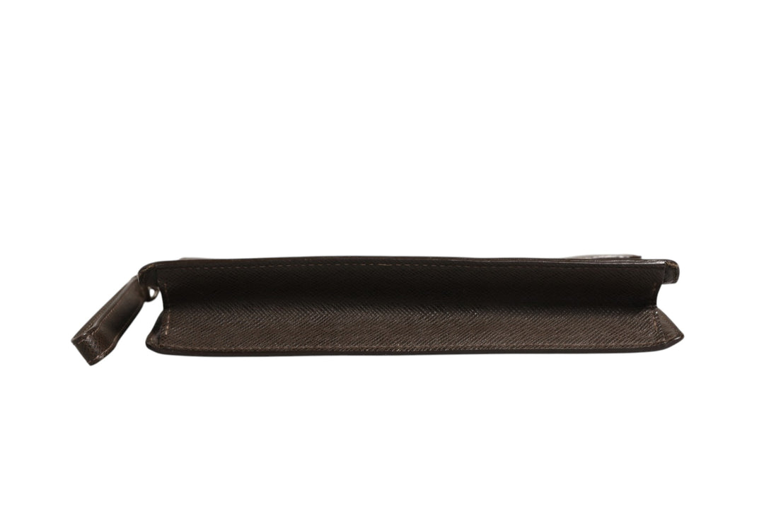 Belaia Clutch Taiga Leather Louis Vuitton