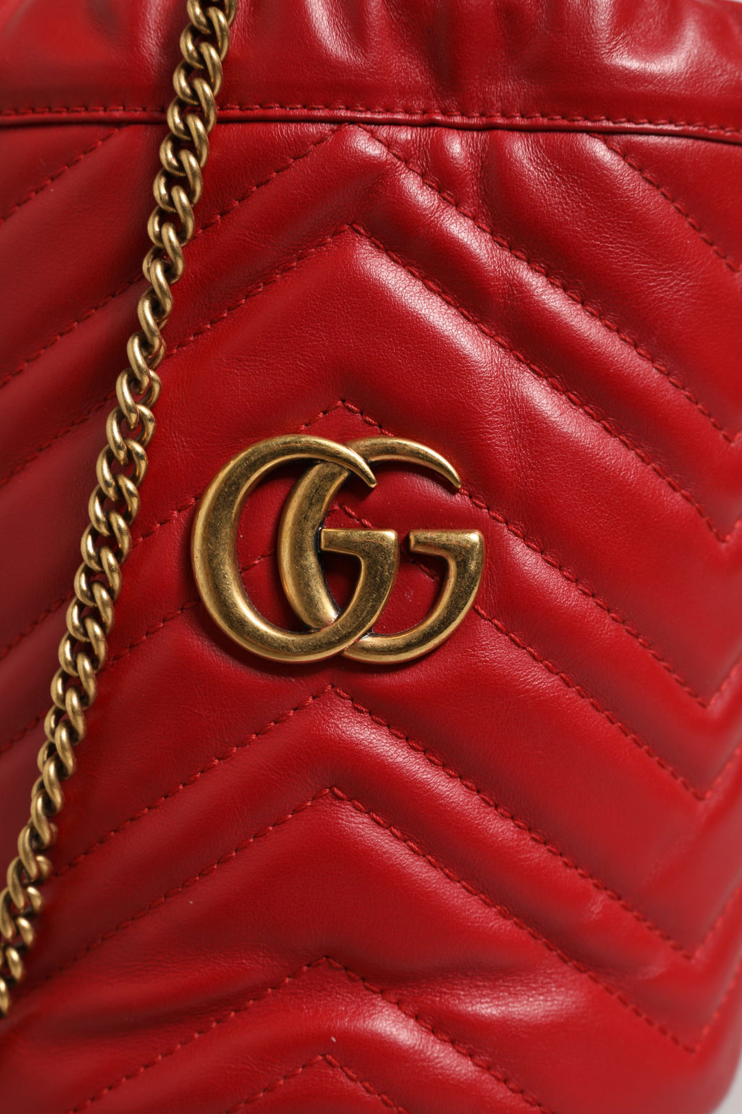 Red Chevron-quilted Calfskin Leather GG Marmont Bucket Bag Gucci