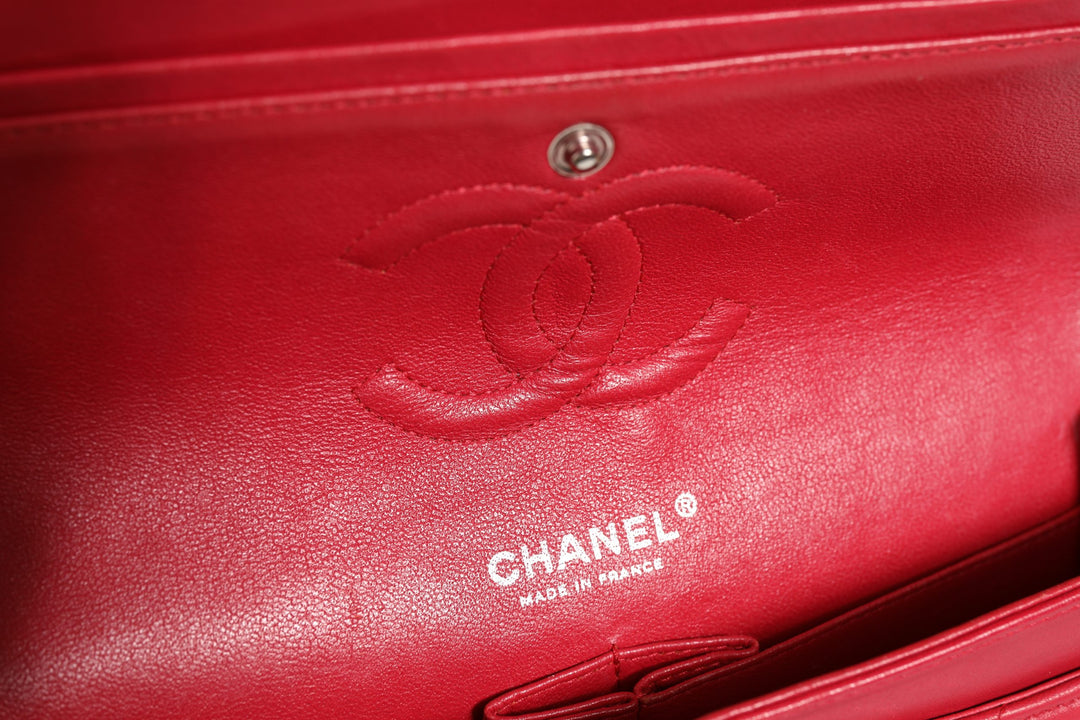 Classic 25 Medium Flap Bag Chanel