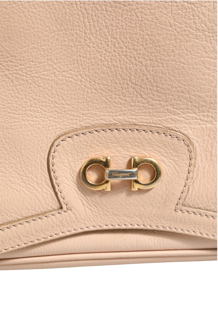 Gancini Shoulder Bag Salvatore Ferragamo