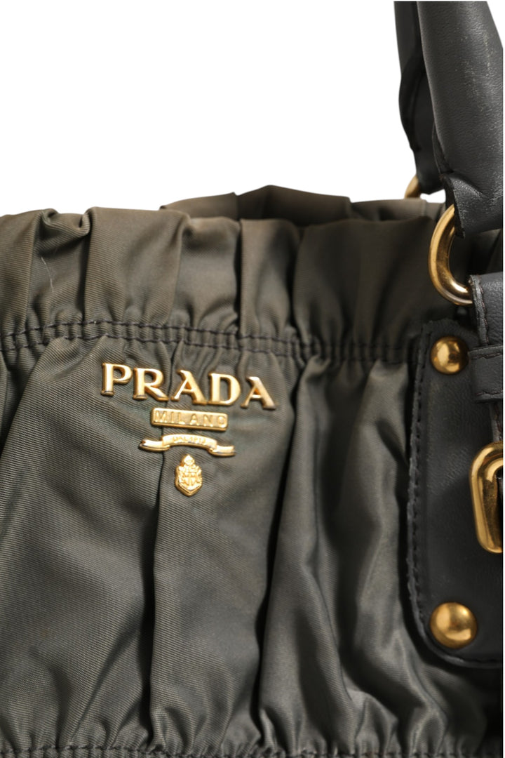 Tessuto Nylon Gaufre Tote bag Prada