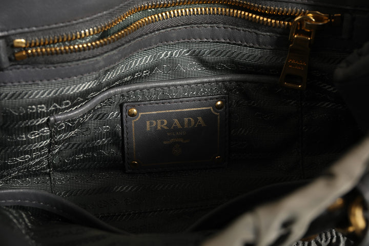 Tessuto Nylon Gaufre Tote bag Prada