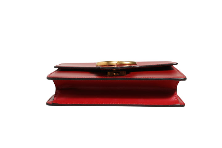 Marmont small shoulder bag in Rosso Ancora red leather Gucci