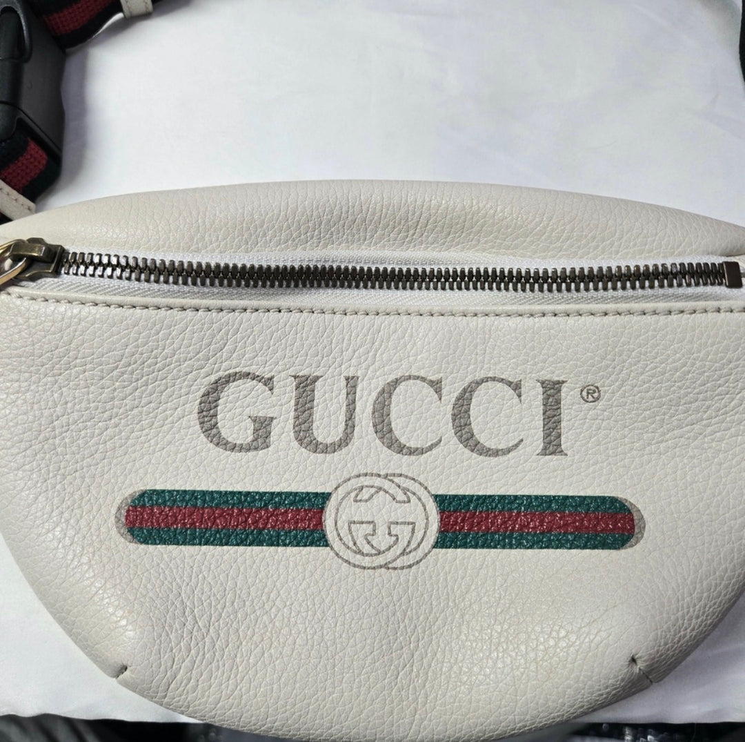 Preloved Gucci Bumbag the layla edit.