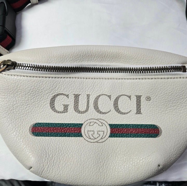 Preloved Gucci Bumbag the layla edit.