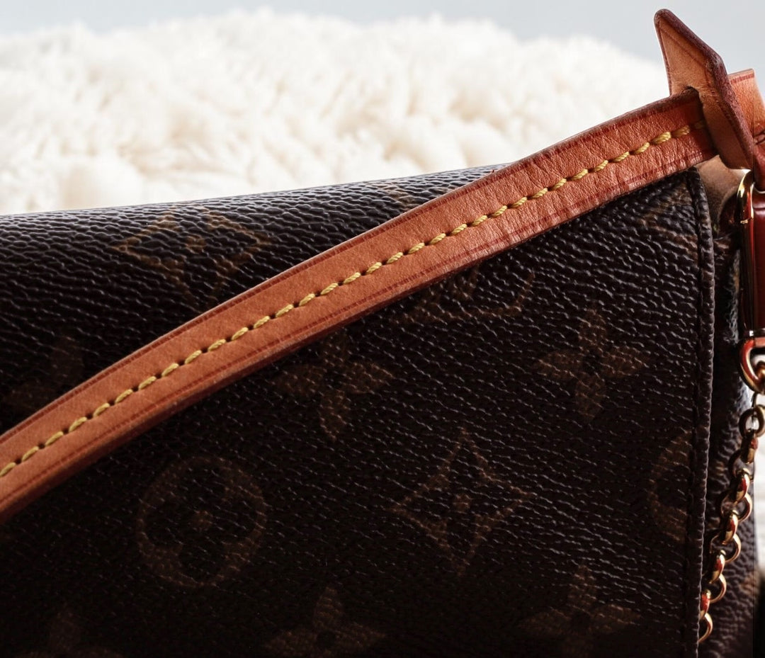 Pre-loved, Louis Vuitton vintage favorite mm the layla edit.