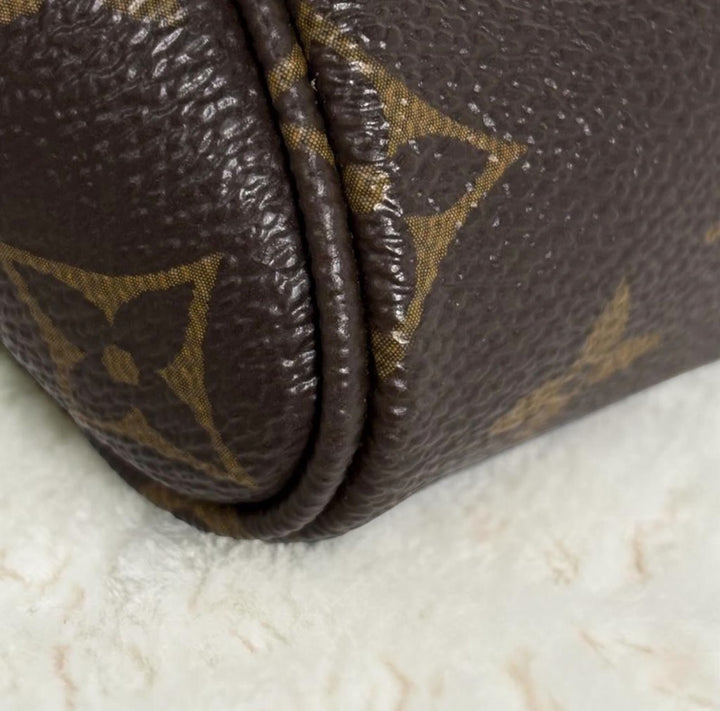 Pre-loved, Louis Vuitton vintage favorite mm the layla edit.