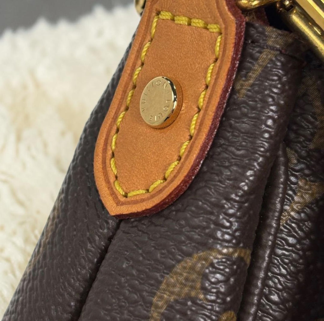 Pre-loved, Louis Vuitton vintage favorite mm the layla edit.