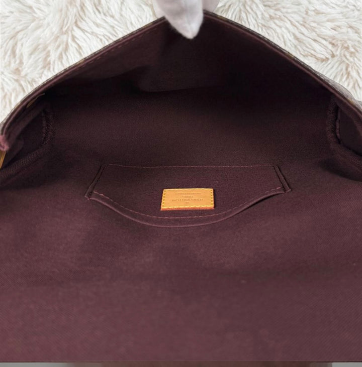 Pre-loved, Louis Vuitton vintage favorite mm the layla edit.
