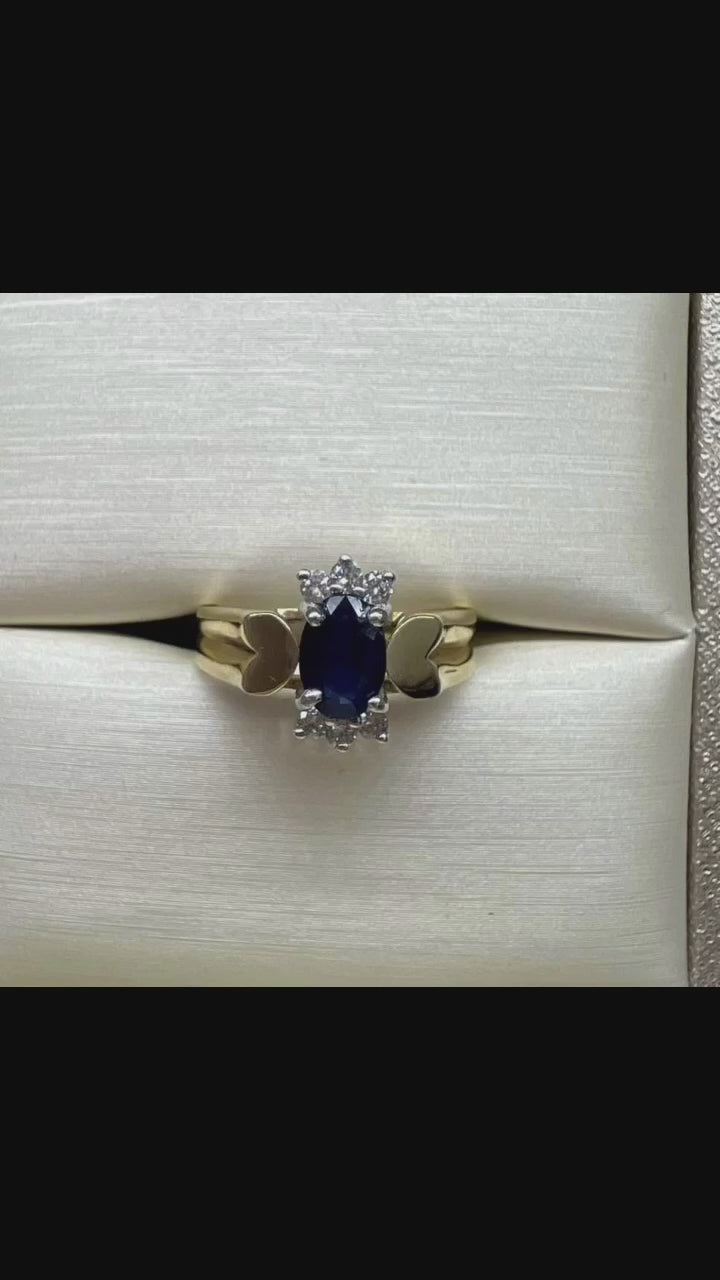 Gorgeous Sapphire & Diamond Ring set in 14k gold